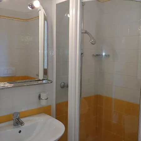 Eli's House In Sul Garda Appartement
