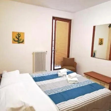 Eli's House In Sul Garda Daire